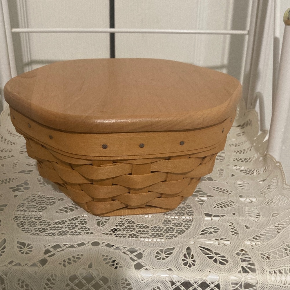Longaberger 2000 Hexogon 6"  Handwoven Basket with Lid & Basket Protector Insert